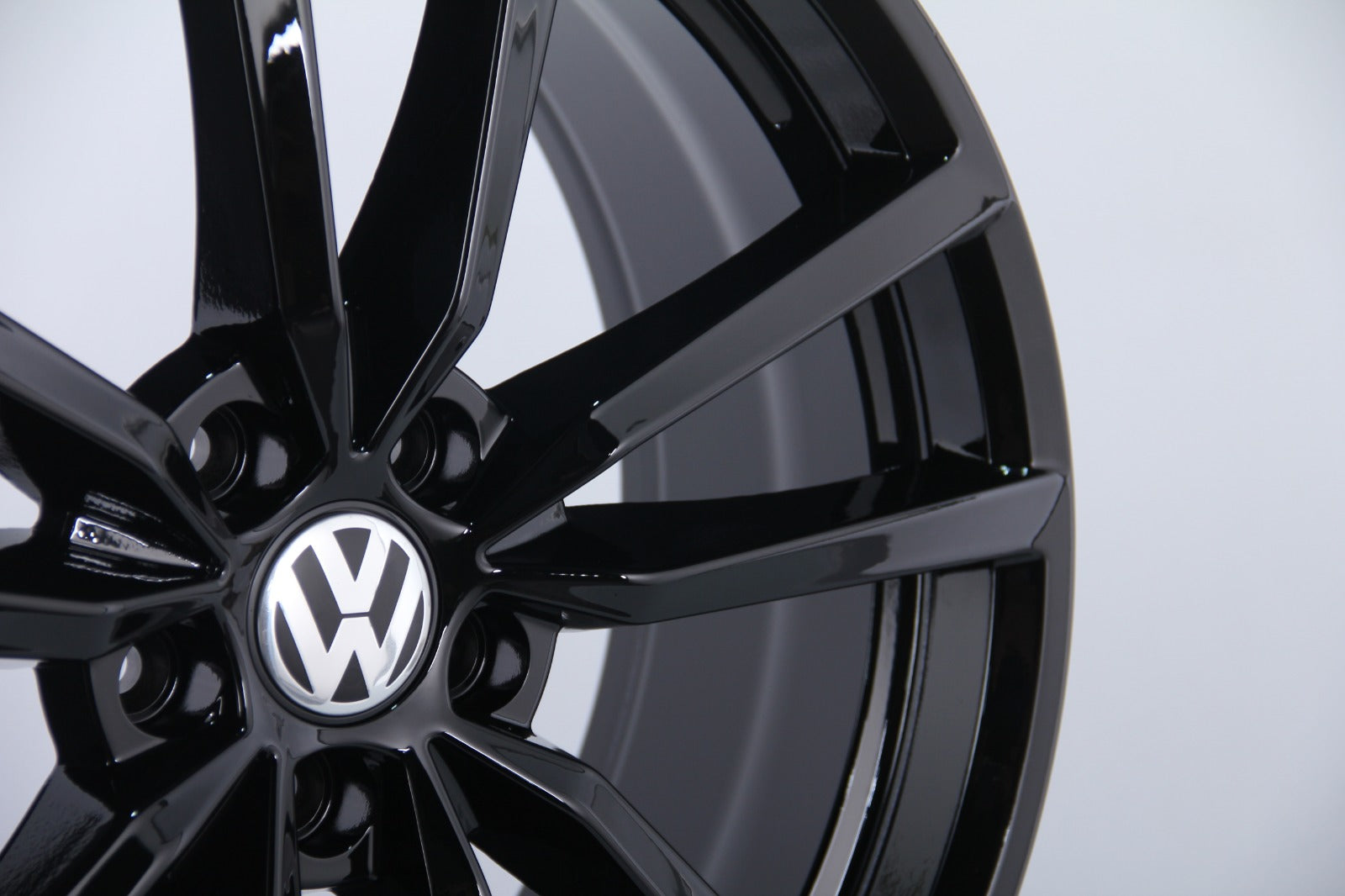 18" VW Wheels - 5x112 PCD - 9J ET35 - Gloss Black - CB 57.1