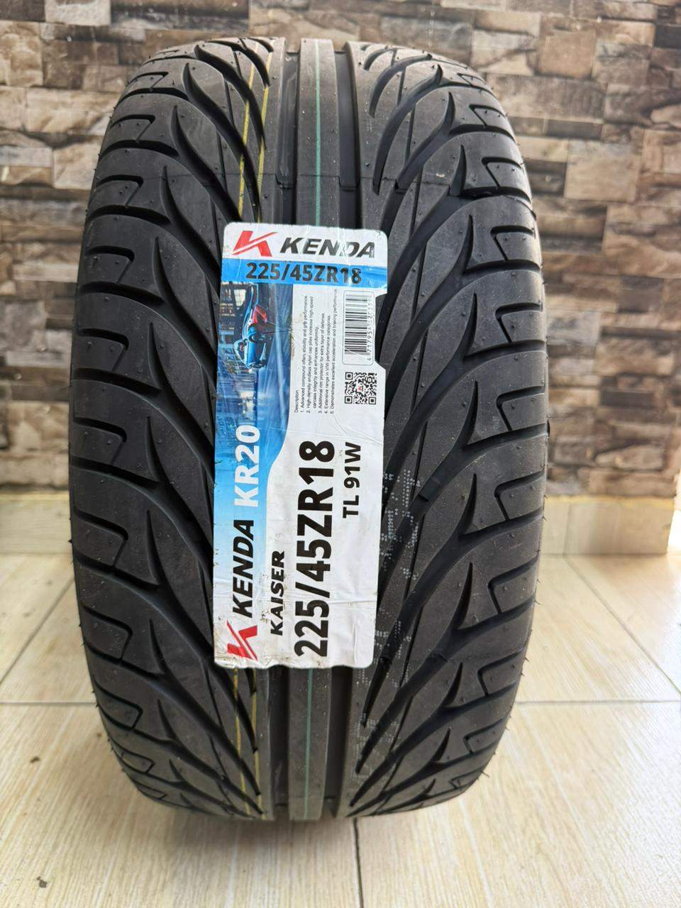 Kenda KR20 Tyre