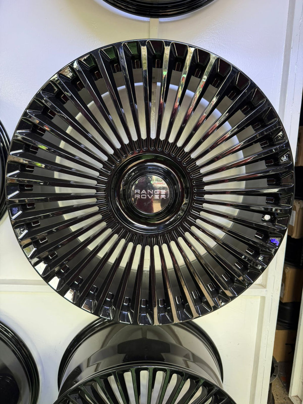 23" Range Rover Wheel