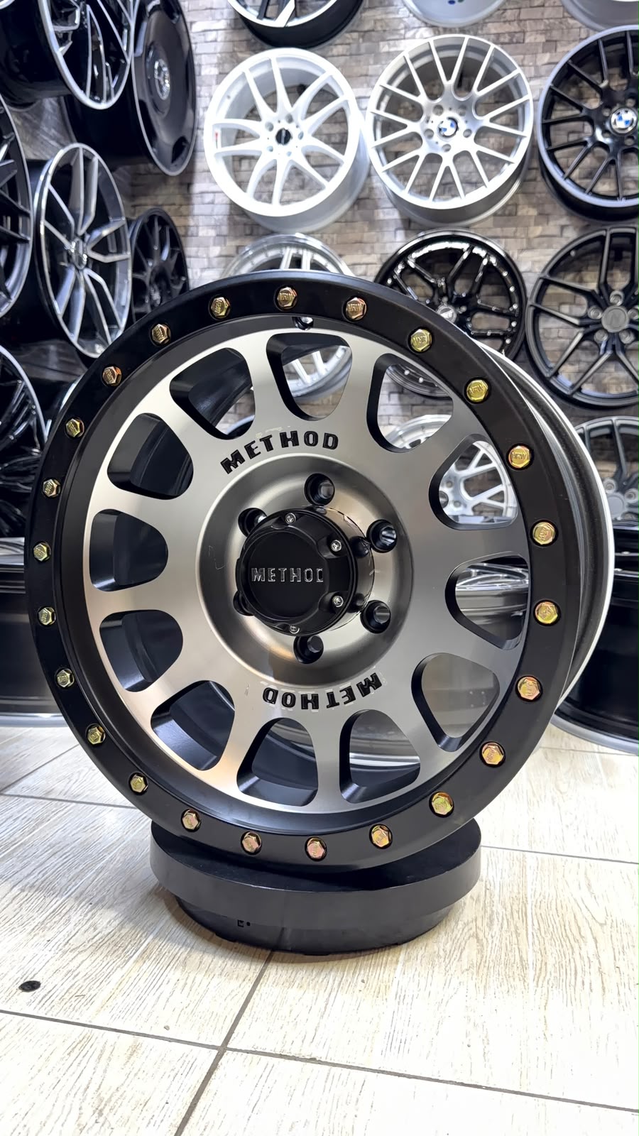 Method Race Wheels 305 17" 6x139.7 | ET0 | MBMF