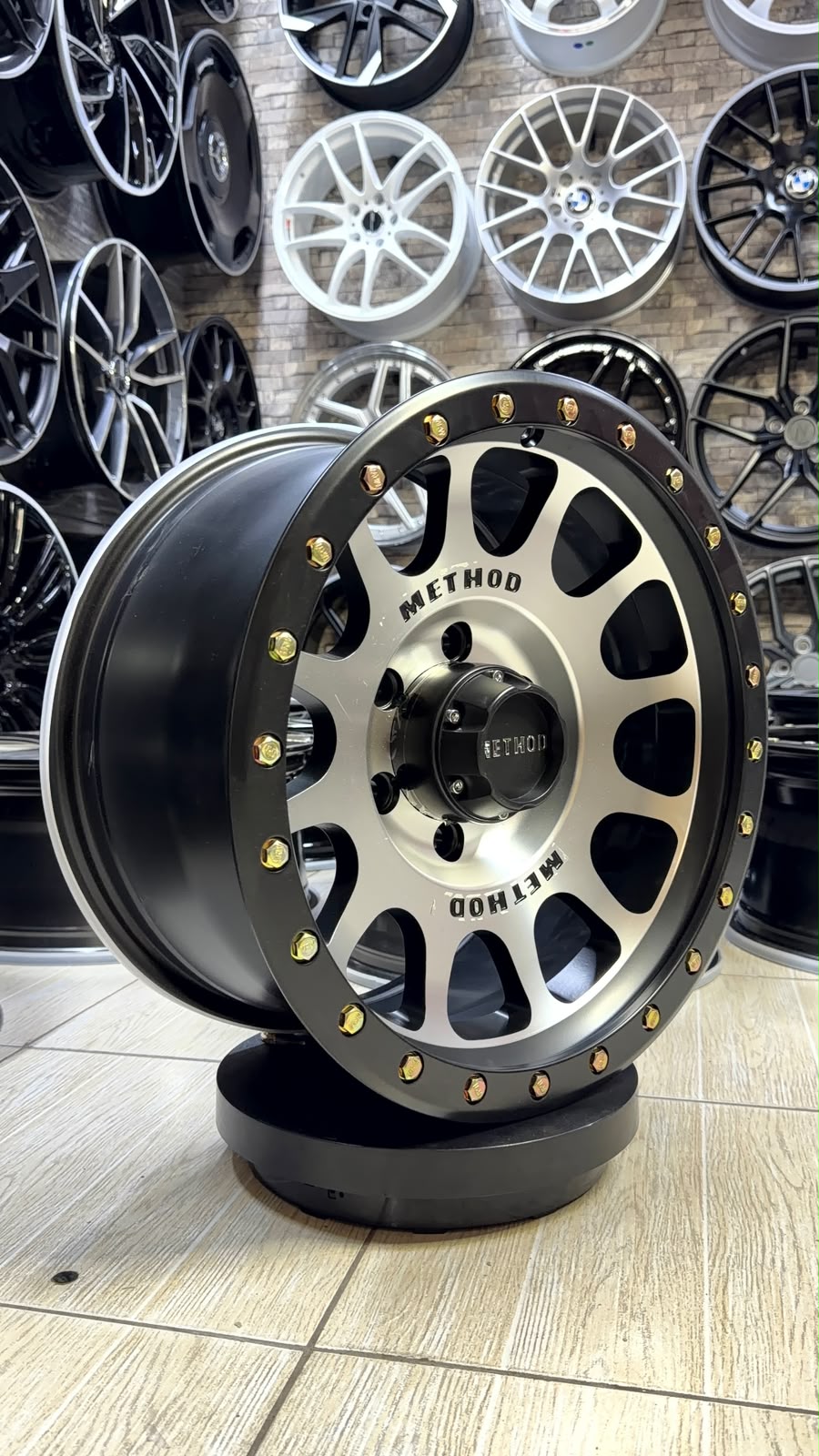 Method Race Wheels 305 17" 6x139.7 | ET0 | MBMF