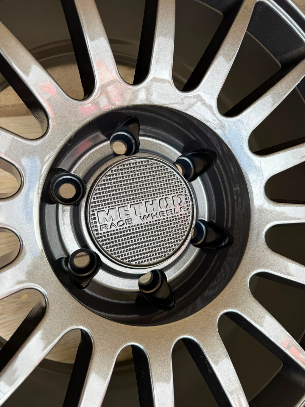 Method Race Wheels MR314 17" 6x139.7 | ET0 | Gloss Titanium