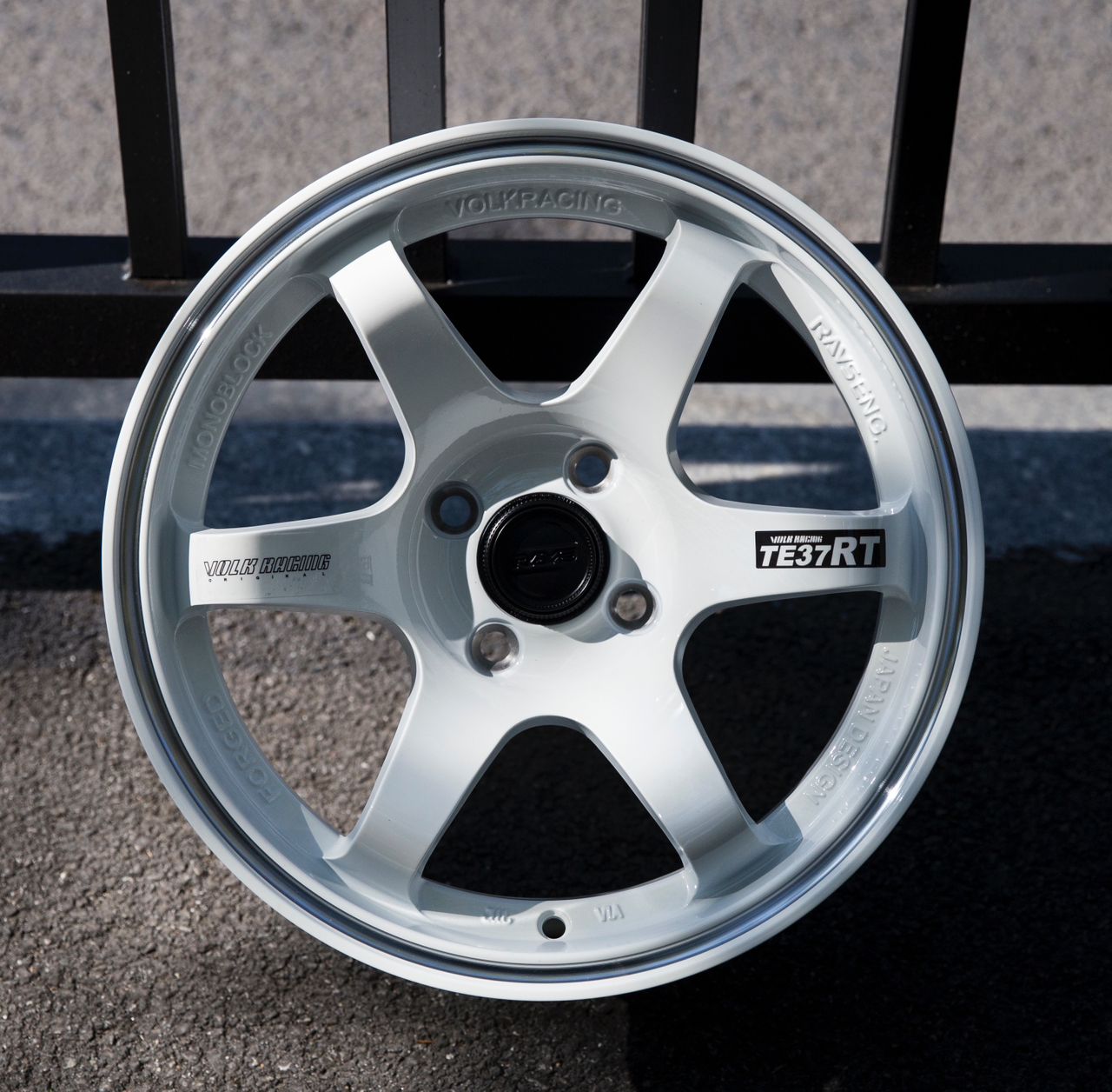 Volk Racing TE37 15" 4×100 8.25J ET20