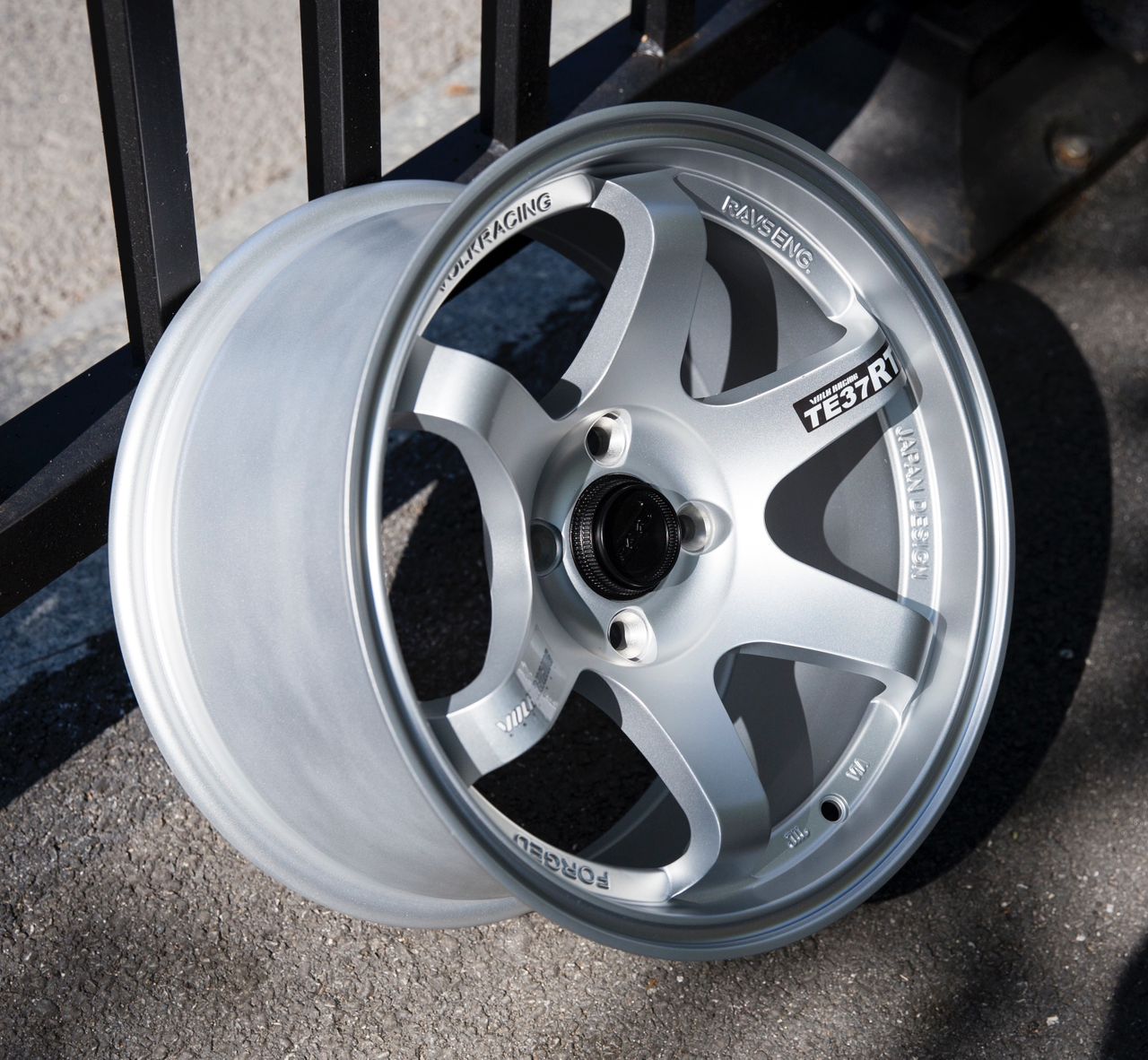 Volk Racing TE37 15" 4×100 8.25J ET20